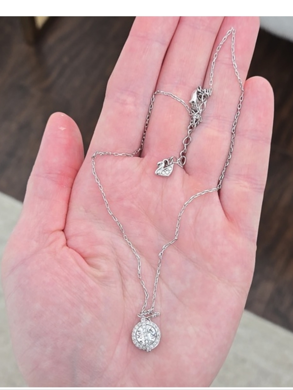 Swarovski Elegant Silver Necklace